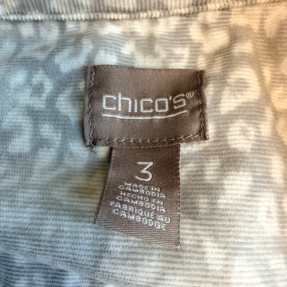 Chicos Women Grey White Leopard Animal Print Corduroy Button Down Shirt Size 3 - Picture 3 of 8
